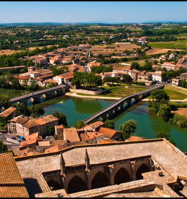 Vue de Béziers depuis la cathédrale - Camping 3 étoiles Beauregard Plage, à Marseillan Plage dans l'Hérault en Languedoc Roussillon